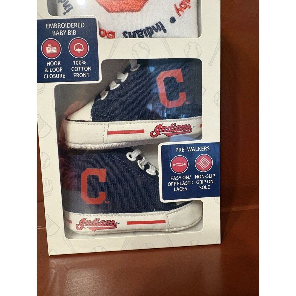 MLB Baby Fanatic Cleveland Indians Bib & Pre-Walkers 0-6 Months NIB - Picture 3 of 9